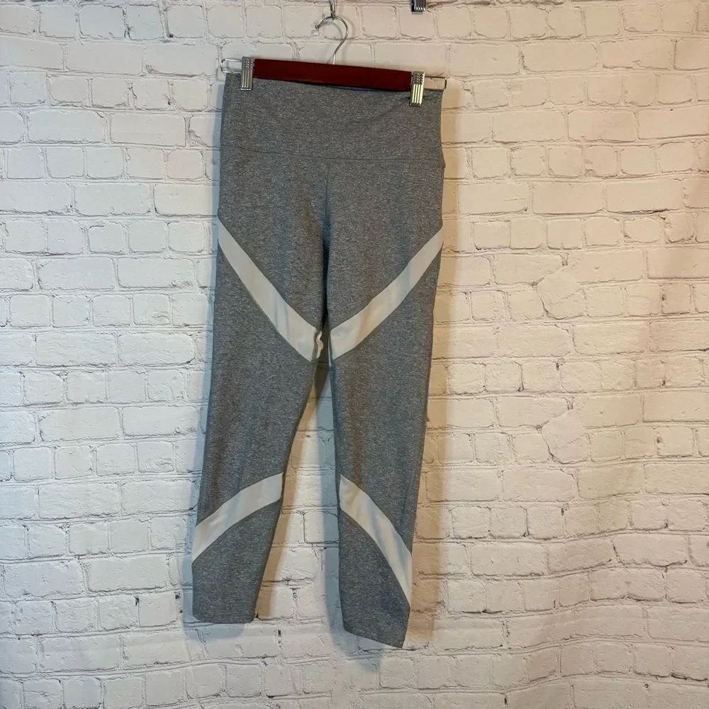 Aerie Chill Play Leggings size medium